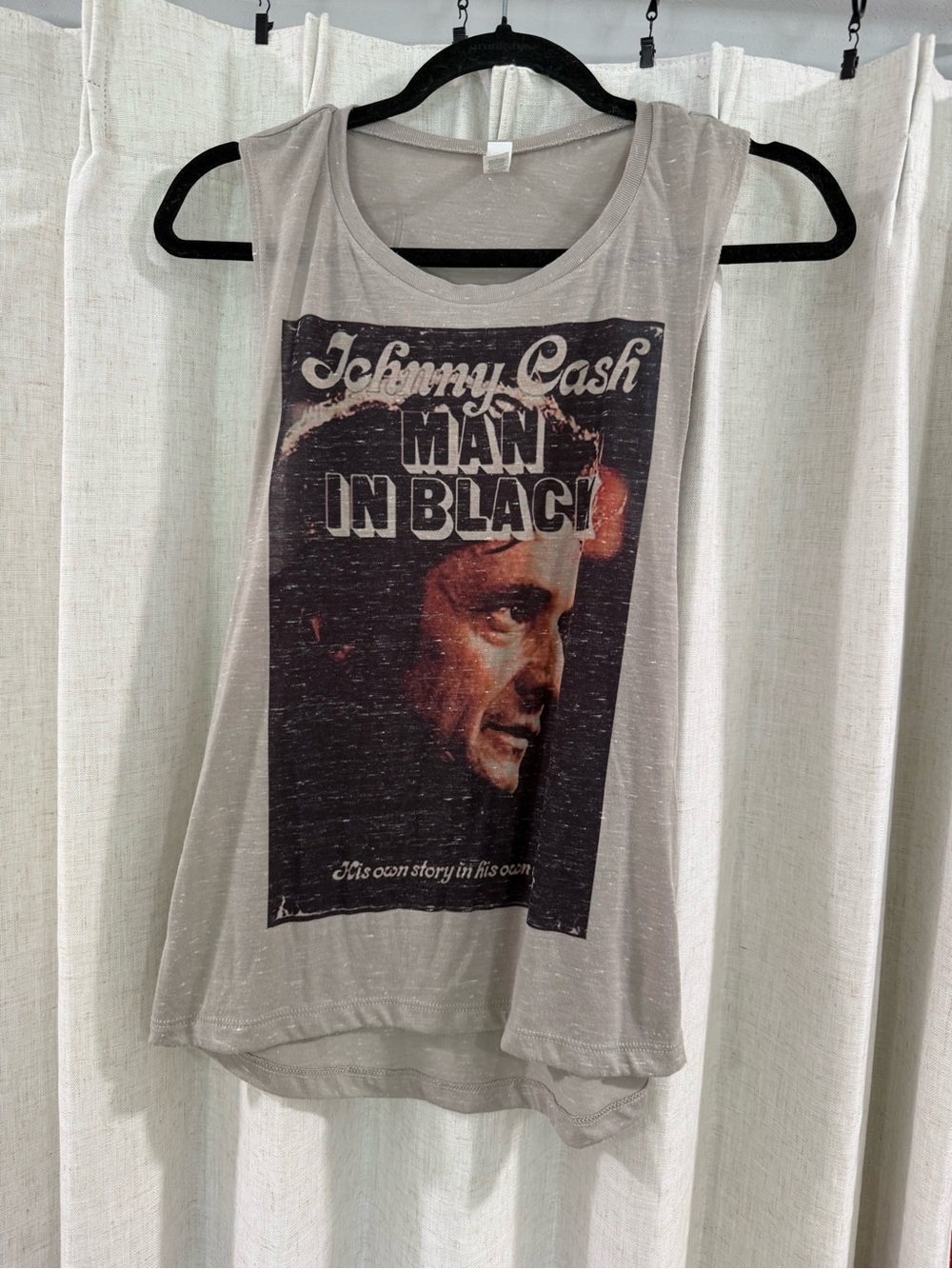Johnny Cash Graphic Sleeveless Women’s Tank - Light Gray